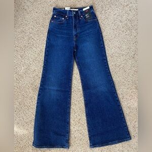 LEVI’S Ribcage Bell Jeans. New, never worn.